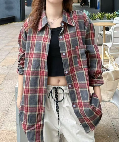 GEMEDA(ジェメダ)の「チェックシャツ(シャツ/ブラウス・レディース・ネイビー/ピンク/ライトベージュ/ライトブルー/グリーン/レッド・M)」の6枚目の写真