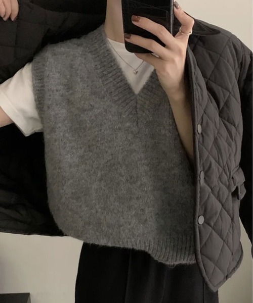 ammy.(エイミードット)の「【 ammy. / エイミードット 】 コンパクト Vネック ニット ベスト(ベスト・レディース・ホワイト/ブラウン/グレー/ブラック・FREE)」の11枚目の写真