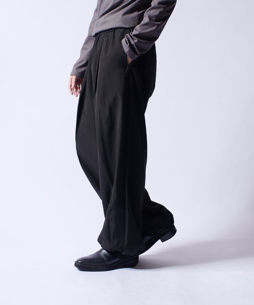 Lui's（ルイス）の「キュプラ混イージーワイドパンツ（その他パンツ・メンズ・ネイビー/チャコールグレー/ブラック・S/M）」の5枚目の写真