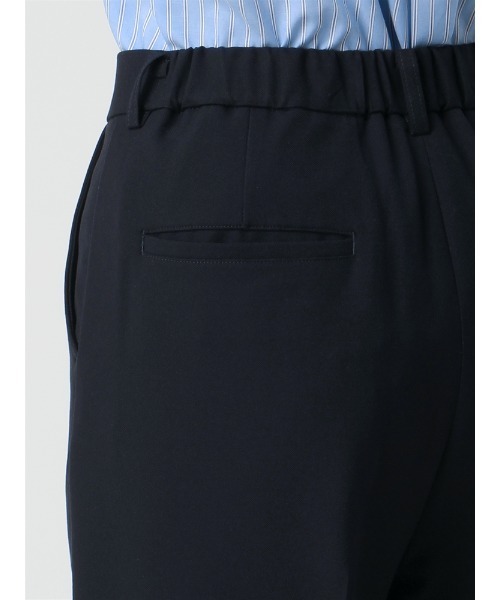 SUIT SQUARE（スーツスクエア）の「ピンタックワイドストレートパンツ  ハンドウォッシュ  2WAYストレッチ  抗菌  消臭  無地（スーツパンツ・レディース・ネイビー・36(7号)/38(9号)/40(11号)）」の6枚目の写真