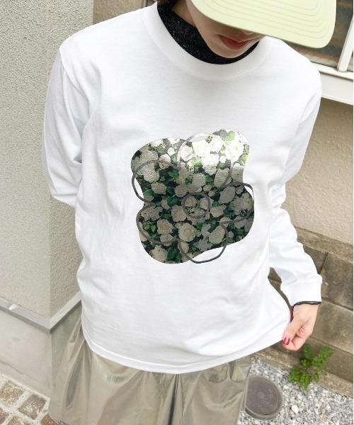 Casselini(キャセリーニ)の「Casselini(キャセリーニ)フラワープリントロンT(Tシャツ/カットソー・レディース・ブラック/ホワイト・FREE)」の6枚目の写真