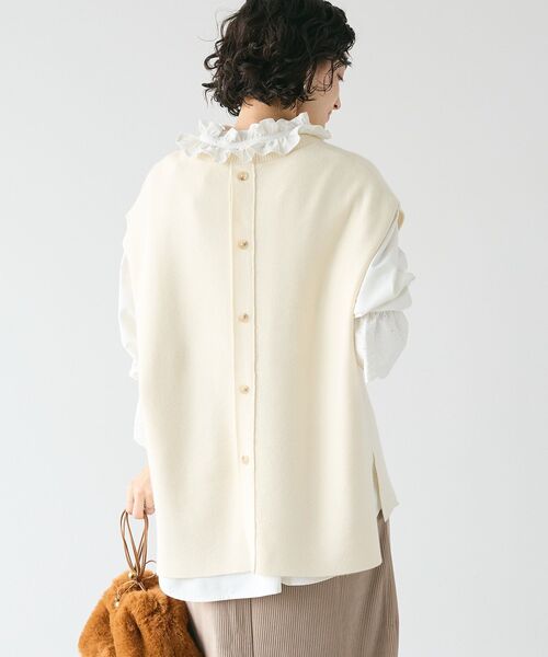 CRAFT STANDARD BOUTIQUE(クラフトスタンダードブティック)の「とてもちクルーネックバックボタンベスト(ベスト・レディース・グレー系その他2/レッド/アイボリー/ブラック・FREE)」の2枚目の写真