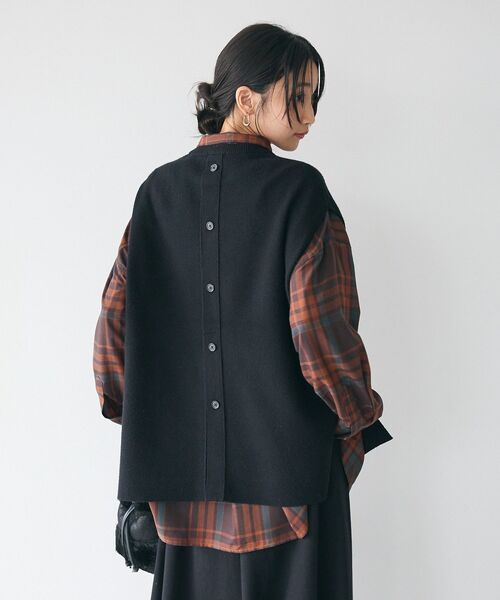 CRAFT STANDARD BOUTIQUE(クラフトスタンダードブティック)の「とてもちクルーネックバックボタンベスト(ベスト・レディース・グレー系その他2/レッド/アイボリー/ブラック・FREE)」の3枚目の写真