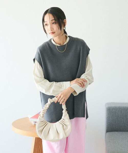 CRAFT STANDARD BOUTIQUE(クラフトスタンダードブティック)の「とてもちクルーネックバックボタンベスト(ベスト・レディース・グレー系その他2/レッド/アイボリー/ブラック・FREE)」の6枚目の写真