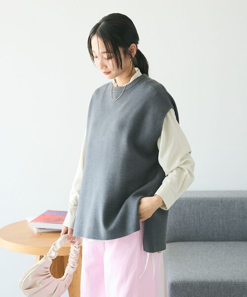 CRAFT STANDARD BOUTIQUE(クラフトスタンダードブティック)の「とてもちクルーネックバックボタンベスト(ベスト・レディース・グレー系その他2/レッド/アイボリー/ブラック・FREE)」の7枚目の写真