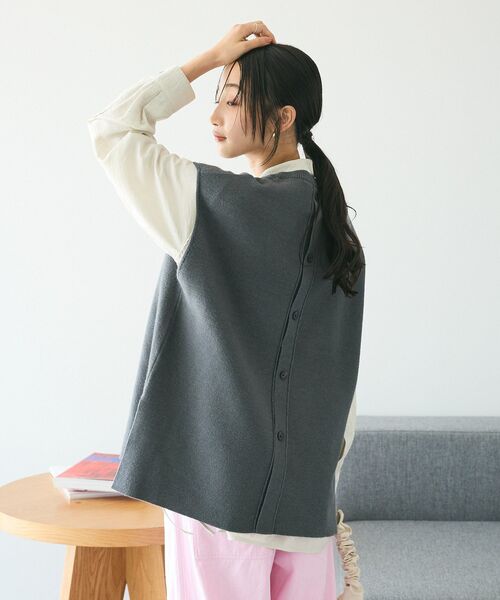 CRAFT STANDARD BOUTIQUE(クラフトスタンダードブティック)の「とてもちクルーネックバックボタンベスト(ベスト・レディース・グレー系その他2/レッド/アイボリー/ブラック・FREE)」の9枚目の写真