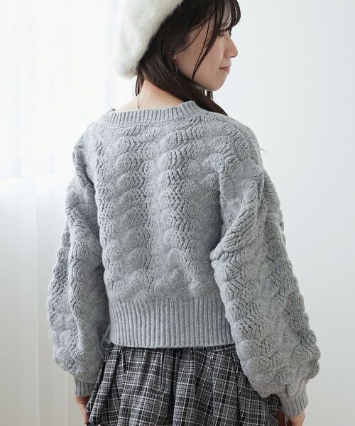 MAJESTIC LEGON（マジェスティックレゴン）の「ポコポコフラワーニットカーデ（ニット/セーター・レディース・ベージュ/グレー/アイボリー・MEDIUM）」の7枚目の写真