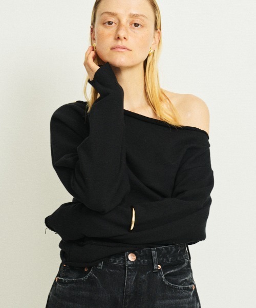 Rouge vif（ルージュヴィフ）の「オフショルスウェットプルオーバー（Tシャツ/カットソー・レディース・グレー/ブラック・フリー）」の3枚目の写真