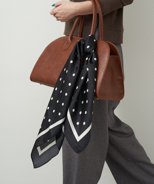 CIAOPANIC TYPY(チャオパニックティピー)の「:【新色追加】【lil】アソートデザインスカーフ(バンダナ/スカーフ・レディース・イエロー/グリーン/レッド/ブラウン/ブルー/ブラック/オレンジ/グリーン系その他/ブラック系その他/ブラウン系その他/ベージュ/ブルー系その他/グリーン系その他2/ブラウン系その他2/ブルー系その他2/ブラック系その他2・ONE SIZE)」の4枚目の写真