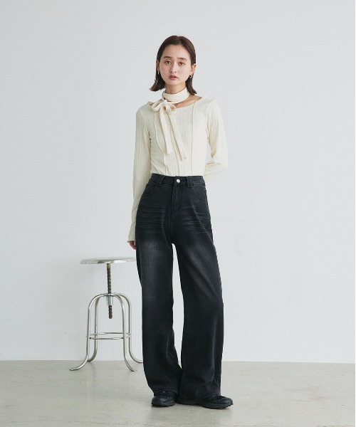 ad thie(アドティエ)の「【ZOZO限定】ウォッシュ加工 ストレートデニム(デニムパンツ・レディース・ブラック・MEDIUM/SMALL)」の17枚目の写真