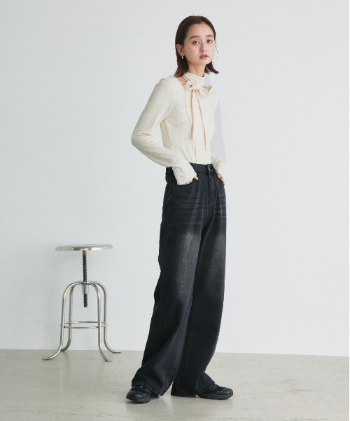 ad thie(アドティエ)の「【ZOZO限定】ウォッシュ加工 ストレートデニム(デニムパンツ・レディース・ブラック・MEDIUM/SMALL)」の13枚目の写真