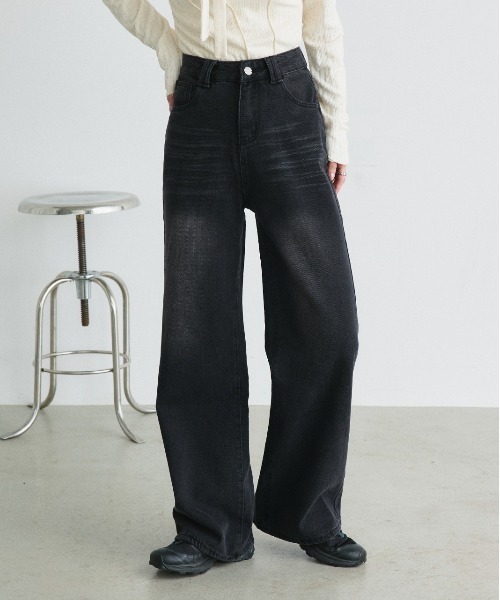 ad thie(アドティエ)の「【ZOZO限定】ウォッシュ加工 ストレートデニム(デニムパンツ・レディース・ブラック・MEDIUM/SMALL)」の12枚目の写真