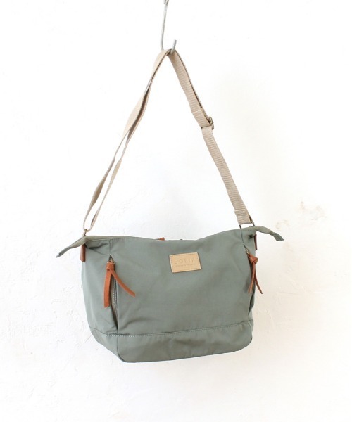 and it_（アンドイット）の「多収納にこだわった大人はっ水ショルダー（ショルダーバッグ・レディース・ブラック/ピンク系その他/グレー/セージグリーン・FREE）」の9枚目の写真