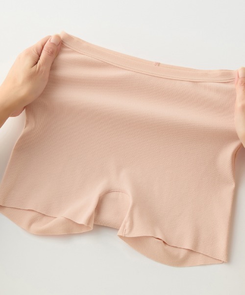 GUNZE(グンゼ)の「いいここち快適ショーツ ひびきにくい 綿85% レギュラーショーツ 1分丈(ショーツ・レディース・ブラック/杢グレー/ベージュ系その他/ピンク系その他・MEDIUM/LARGE/X-LARGE)」の12枚目の写真