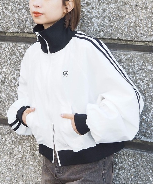 tiptop(ティップトップ)の「ナイロントラックジャケット(ブルゾン・レディース・ネイビー/アイボリー/ブラック/オフホワイト・FREE)」の2枚目の写真
