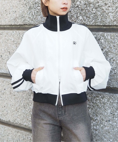 tiptop(ティップトップ)の「ナイロントラックジャケット(ブルゾン・レディース・ネイビー/アイボリー/ブラック/オフホワイト・FREE)」の5枚目の写真