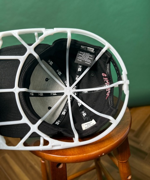 CALIFORNIA OUTFITTERS（カリフォルニア アウトフィッターズ）の「3-3A33 キャップ 洗濯 型崩れ防止 固定ホルダー（ランドリーグッズ・レディース・ホワイト/ブラック・ONESIZE）」の17枚目の写真