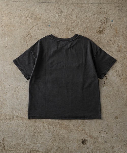 ADAMASTE（アダマスト）の「pigment logo TEE - ピグメントロゴT（Tシャツ/カットソー・メンズ・レッド/ブラック・MEDIUM/LARGE）」の11枚目の写真