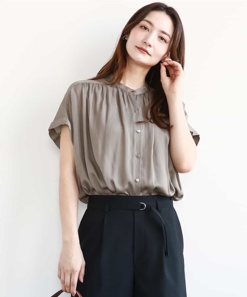 MK MICHEL KLEIN（エムケーミッシェルクラン）の「バンドカラーサテンブラウス/接触冷感/洗える（シャツ/ブラウス・レディース・ダークグレー/カーキ/ミント/モカ/ピンク・38）」の3枚目の写真