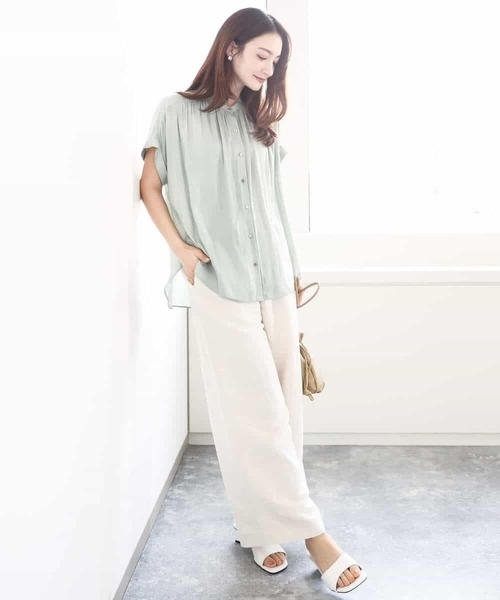 MK MICHEL KLEIN（エムケーミッシェルクラン）の「バンドカラーサテンブラウス/接触冷感/洗える（シャツ/ブラウス・レディース・ダークグレー/カーキ/ミント/モカ/ピンク・38）」の16枚目の写真