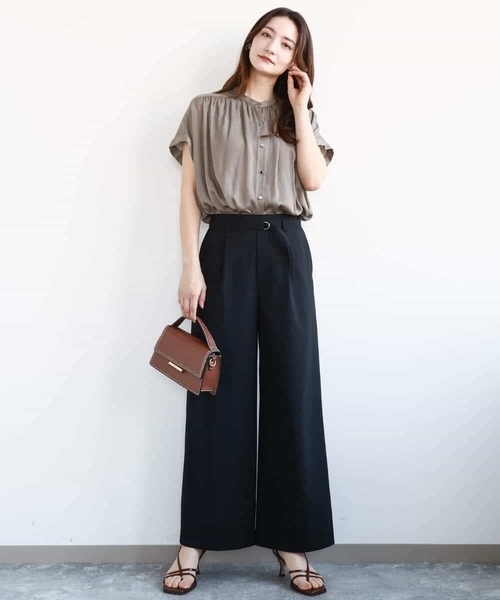 MK MICHEL KLEIN（エムケーミッシェルクラン）の「バンドカラーサテンブラウス/接触冷感/洗える（シャツ/ブラウス・レディース・ダークグレー/カーキ/ミント/モカ/ピンク・38）」の20枚目の写真