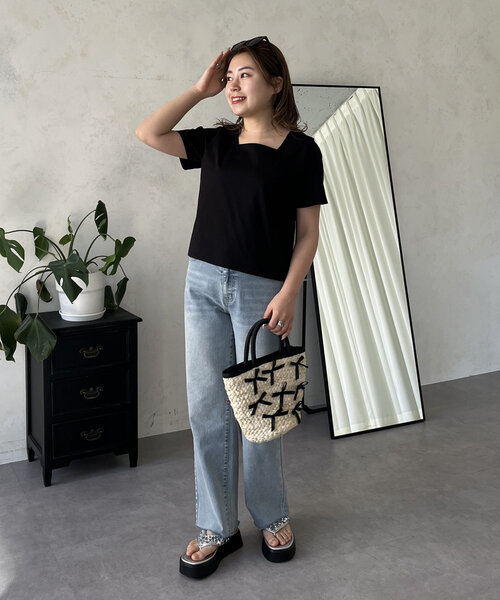 prose verse（プロズヴェール）の「【MOMO】接触冷感スクエアネックTシャツ（Tシャツ/カットソー・レディース・ブラック/オフホワイト・LARGE/MEDIUM）」の4枚目の写真