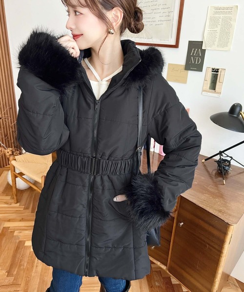 プ*ん様 。*様 【定番】プラダ☆ベルト付きファーダウンコート ジャケット 入手 極美品☆PRADA・ロゴ刻印ベルト フォックスファー付 ダウン