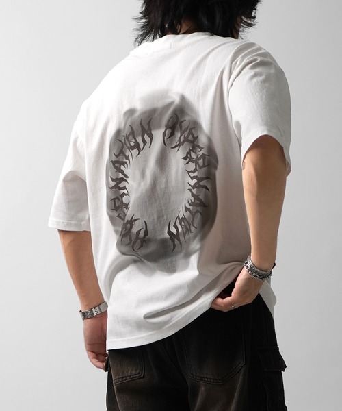 ILL'S（イルズ）の「ボックスシルエット グランジ風 Y2Kモチーフ 韓国風 バックプリント メンズ レディース（Tシャツ/カットソー・メンズ・グレー系/ブラック系その他/ホワイト系その他/ブラック/チャコールグレー/ホワイト・L/M）」の11枚目の写真