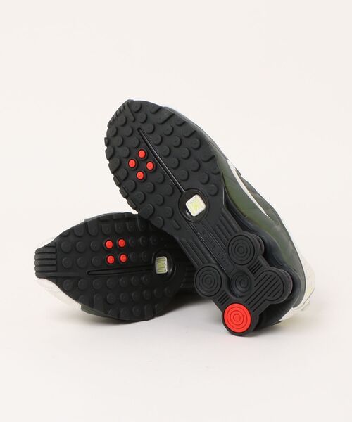 NIKE(ナイキ)の「NIKE WMNS SHOX R4 IB8062-133(スニーカー・レディース・ホワイト・24.5㎝/23.5㎝/25㎝/24㎝/23㎝)」の10枚目の写真