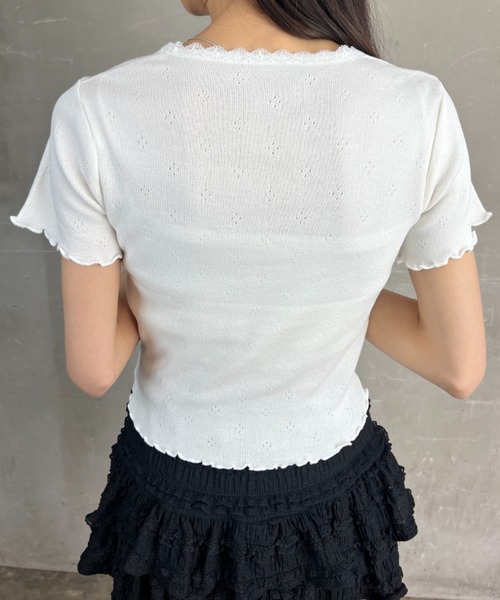 tolene(トレネ)の「配色レースパイピング フロントリボン 透かし編 ショート丈 半袖メロー使いトップス(ニット/セーター・レディース・ブラック/ホワイト/ライトグレー・FREE)」の20枚目の写真