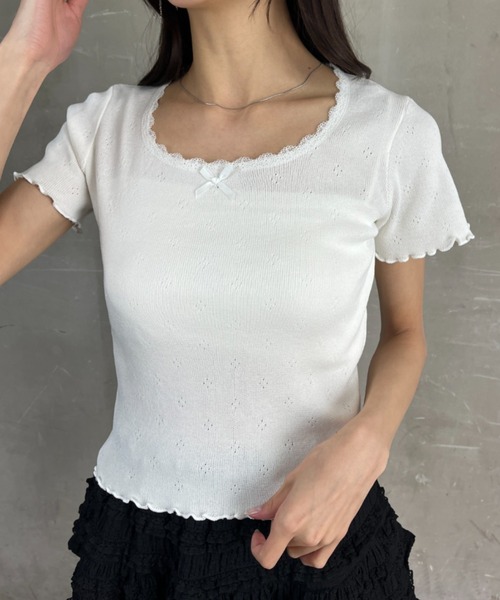 tolene(トレネ)の「配色レースパイピング フロントリボン 透かし編 ショート丈 半袖メロー使いトップス(ニット/セーター・レディース・ブラック/ホワイト/ライトグレー・FREE)」の21枚目の写真