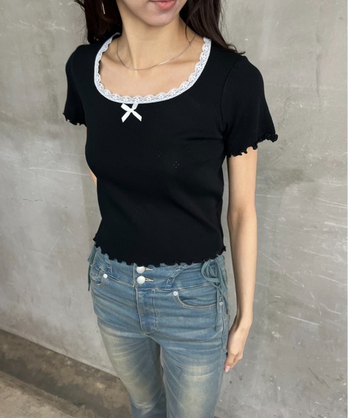 tolene(トレネ)の「配色レースパイピング フロントリボン 透かし編 ショート丈 半袖メロー使いトップス(ニット/セーター・レディース・ブラック/ホワイト/ライトグレー・FREE)」の15枚目の写真