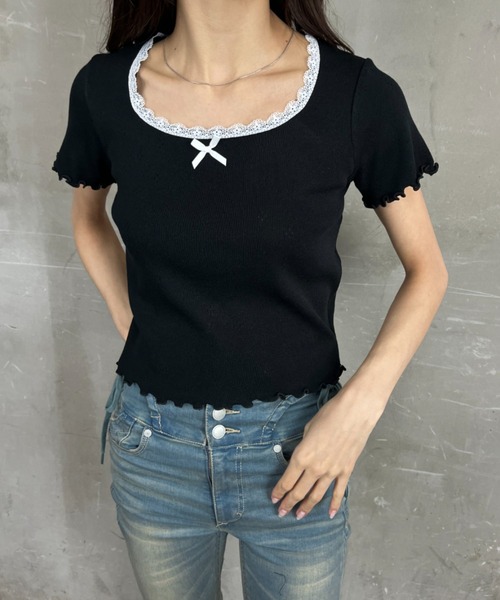 tolene(トレネ)の「配色レースパイピング フロントリボン 透かし編 ショート丈 半袖メロー使いトップス(ニット/セーター・レディース・ブラック/ホワイト/ライトグレー・FREE)」の13枚目の写真