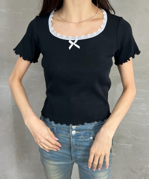 tolene(トレネ)の「配色レースパイピング フロントリボン 透かし編 ショート丈 半袖メロー使いトップス(ニット/セーター・レディース・ブラック/ホワイト/ライトグレー・FREE)」の12枚目の写真