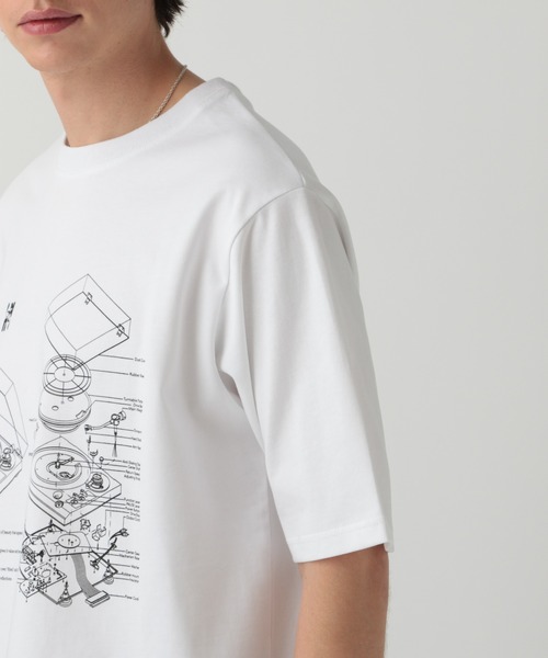 LURAKU（ルラク）の「【LURAKU】Record graphic T-shirt / レコードグラフィックTシャツ（Tシャツ/カットソー・メンズ・ホワイト/ブラック・MEDIUM/LARGE）」の9枚目の写真