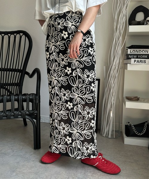 コード刺繍ロングスカート（スカート）｜deux amour（ドゥーザムール