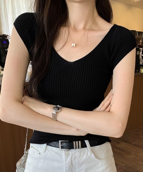 DIAVEL(ディアベル)の「Vネックニットトップス(Tシャツ/カットソー・レディース・ホワイト/ピンク/ブラック・M)」の7枚目の写真