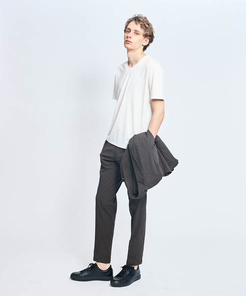 ABAHOUSE(アバハウス)の「【接触冷感/WEB限定】フリーザー VネックTシャツ /アイスピケ ストレッチ(Tシャツ/カットソー・メンズ・チャコールグレー/ブラック/ホワイト/ライトグレー・44/46/48/50)」の5枚目の写真