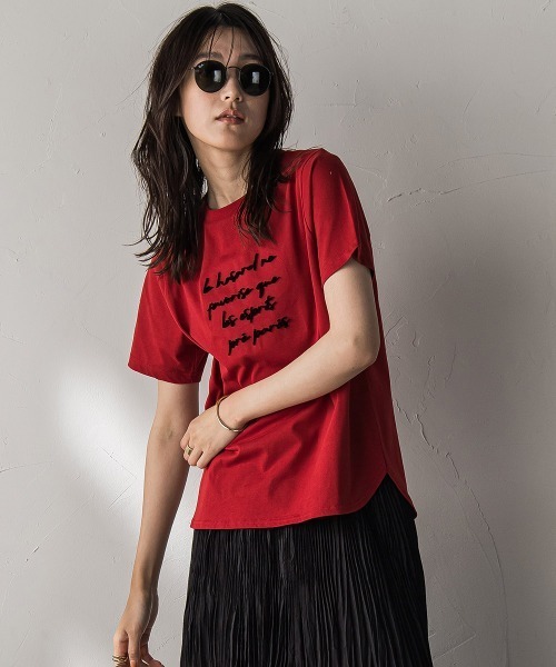 MAYSON GREY(メイソングレイ)の「ブラシ刺繍ロゴTシャツ≪手洗い可能≫(Tシャツ/カットソー・レディース・ブラック/レッド/オフホワイト・M)」の4枚目の写真