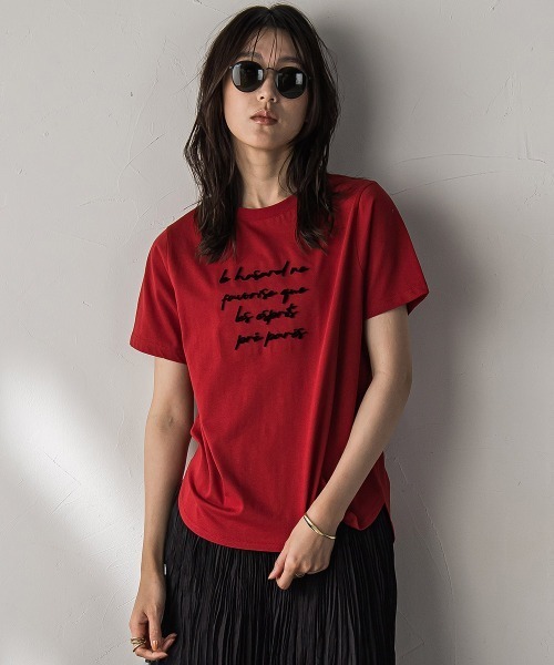 MAYSON GREY(メイソングレイ)の「ブラシ刺繍ロゴTシャツ≪手洗い可能≫(Tシャツ/カットソー・レディース・ブラック/レッド/オフホワイト・M)」の5枚目の写真