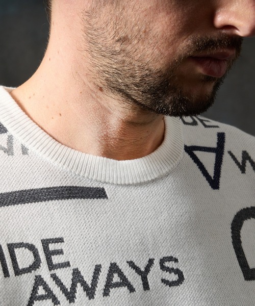 HIDEAWAYS NICOLE（ハイダウェイニコル）の「ロゴジャカードクルーネックニット（ニット/セーター・メンズ・ブラック/オフホワイト/ブルーグリーン・MEDIUM/LARGE/X-LARGE）」の4枚目の写真