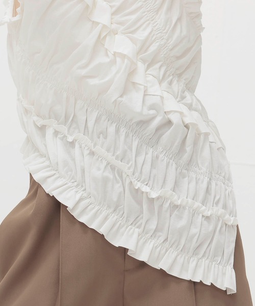 DRESSLAVE（ドレスレイブ）の「cotton shirring asymmetry pullover(コットンシャーリングアシンメトリープルオーバー)（Tシャツ/カットソー・レディース・ブラック/ホワイト・38）」の7枚目の写真