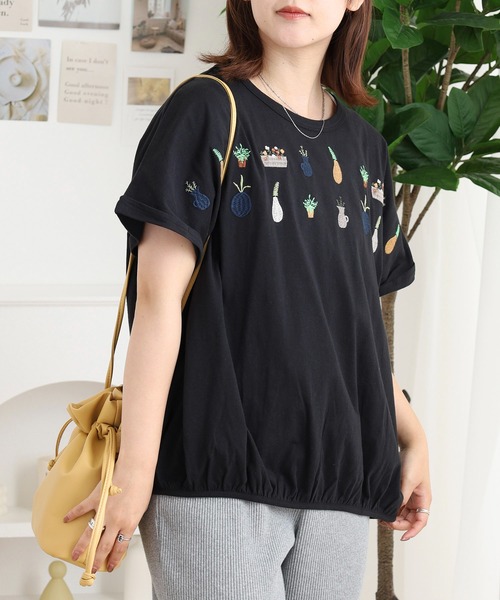 Emago(イマゴ)の「EMAGO 裾ギャザー植木刺繍ドルマンT(Tシャツ/カットソー・レディース・イエロー/ホワイト/ブラック・FREE)」の12枚目の写真