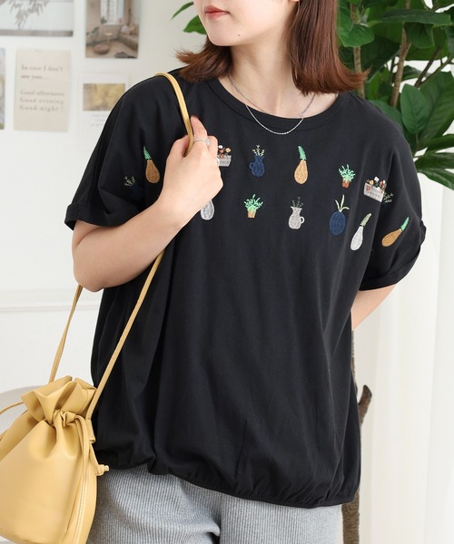 Emago(イマゴ)の「EMAGO 裾ギャザー植木刺繍ドルマンT(Tシャツ/カットソー・レディース・イエロー/ホワイト/ブラック・FREE)」の14枚目の写真