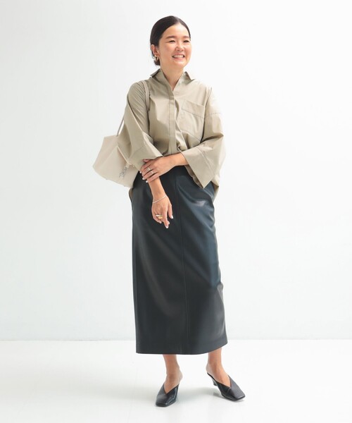 Demi-Luxe BEAMS(デミルクス ビームス)の「【ビームスの百名品】フェイクレザー セミタイトスカート(スカート・レディース・ブラック/ダークブラウン・36/38/40)」の22枚目の写真