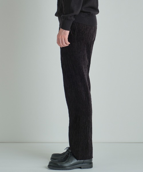 MEN'S BIGI(メンズビギ)の「シャーリングコーデュロイパンツ<ストレッチ>(その他パンツ・メンズ・ブラウン/ブラック・04/03/02/01)」の3枚目の写真