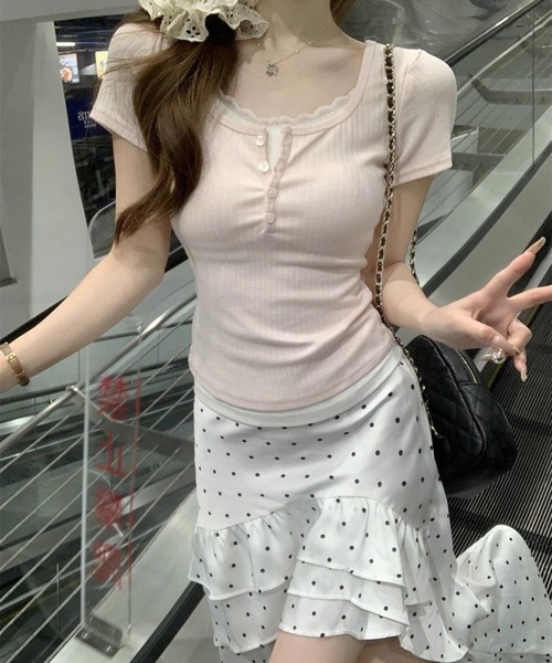 Nia(ニア)の「Nia(ニア)/ヘンリーネック レイヤード風レーストップス(Tシャツ/カットソー・レディース・イエロー/ピンク・SMALL/MEDIUM)」の2枚目の写真