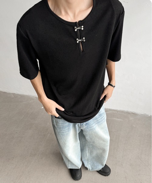 NOWLE(ノウル)の「【NOWLE】メタルホック キーネック リブ Tシャツ(Tシャツ/カットソー・メンズ・グレー/ブラック・MEDIUM/LARGE/X-LARGE)」の22枚目の写真