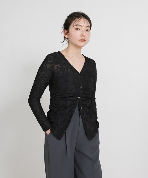 select MOCA（セレクトモカ）の「カットジャガードVネックカーディガン（カーディガン/ボレロ・レディース・グレイッシュベージュ/ブラウン/ブラック・FREE）」の4枚目の写真