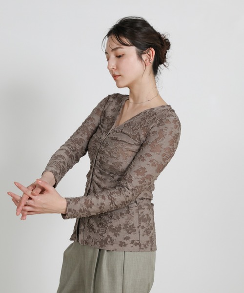 select MOCA（セレクトモカ）の「カットジャガードVネックカーディガン（カーディガン/ボレロ・レディース・グレイッシュベージュ/ブラウン/ブラック・FREE）」の12枚目の写真